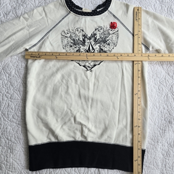 Women's Graphic Print Sweater - Black and White - Picture 8 of 9